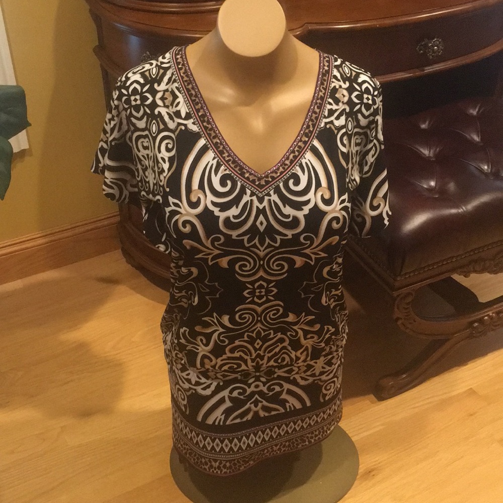Like new!! White House Black Market top